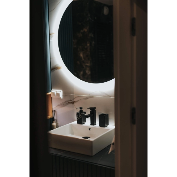 Umywalka ceramiczna nablatowa/ścienna z miejscem na baterię - 50x50 cm, Deante, biały